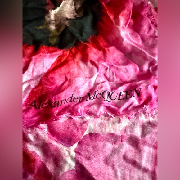 ‼️RARE‼️🎸ALEXANDER MCQUEEN🎸🔥NWOT🔥Paradise Skull Scarf Wrap - Picture 4 of 12